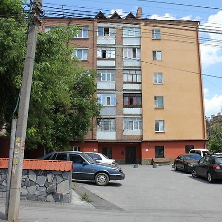 Уютная Vip-Студия В Центре. 文尼察 外观 照片